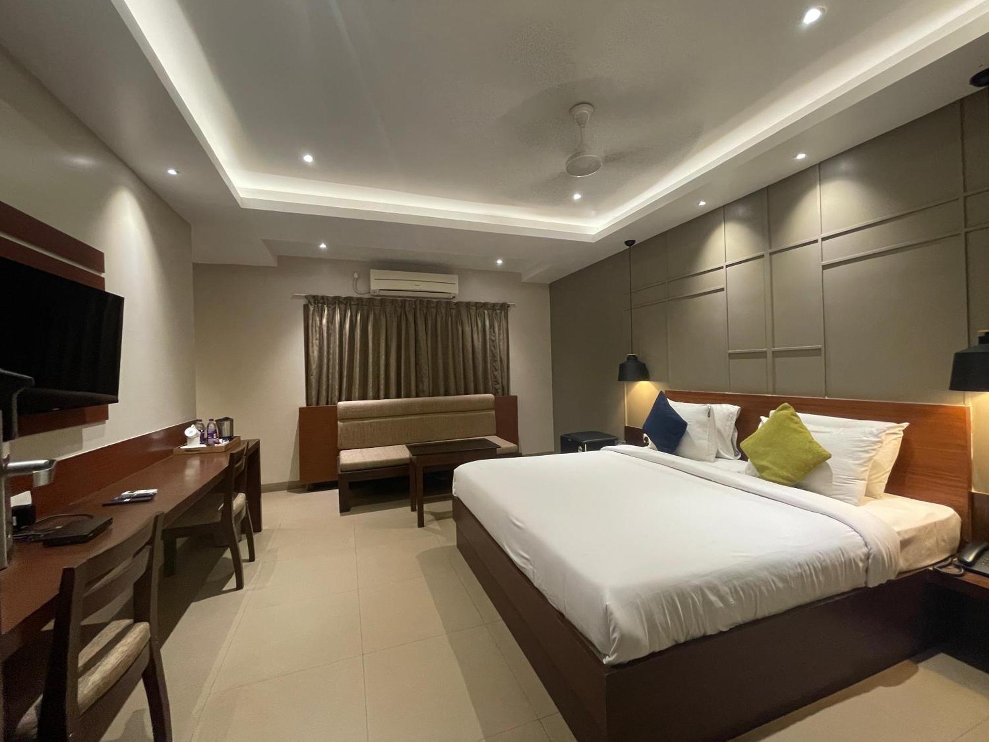 Five Elements Hotel Visakhapatnam Exterior foto